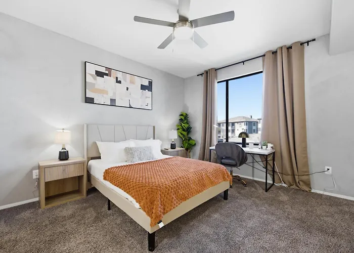 Fireplace - Pool - Lux Gym -free Parking -location * Scottsdale