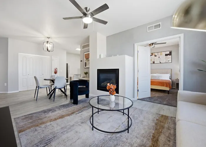 Fireplace - Pool - Lux Gym -free Parking -location Apartment