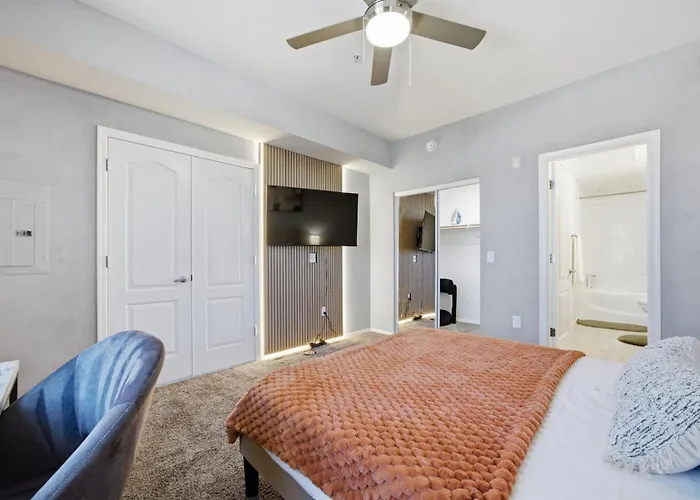 Fireplace - Pool - Lux Gym -free Parking -location Scottsdale