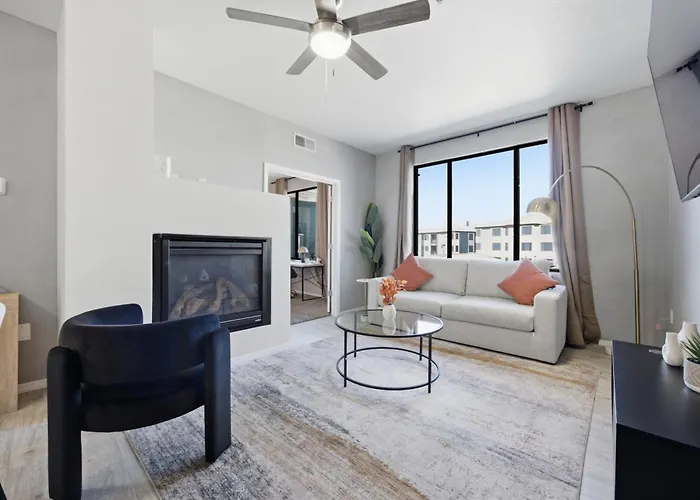Fireplace - Pool - Lux Gym -free Parking -location *