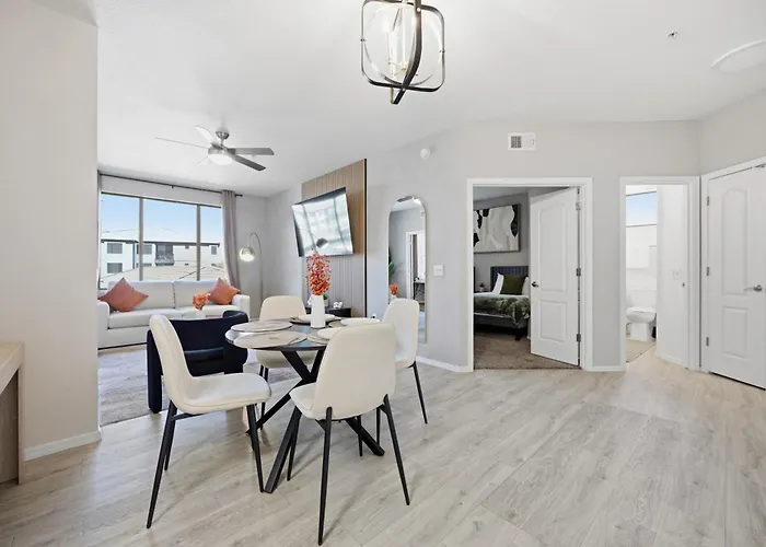 Apartment Fireplace - Pool - Lux Gym -free Parking -location *