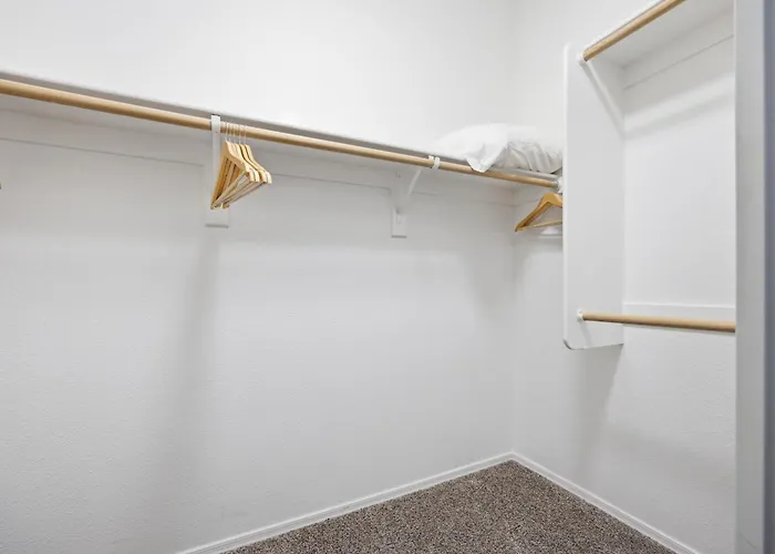 Apartment Fireplace - Pool - Lux Gym -free Parking -location Scottsdale